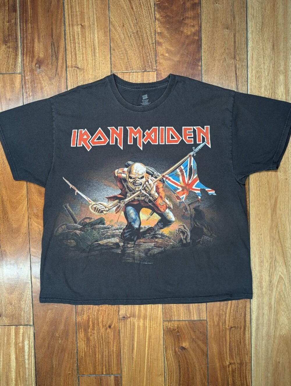 Iron Maiden Retro Band T-shirt (XL)